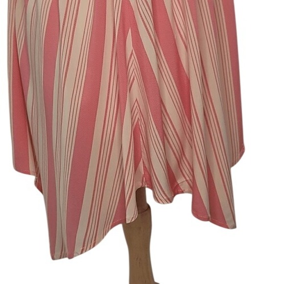 Torrid Pink‎ Striped Sleeveless Blouse - Picture 6 of 12